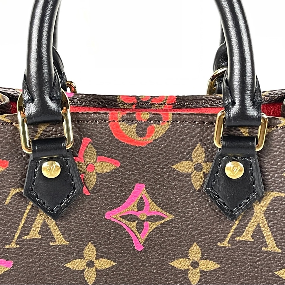 Louis Vuitton Fall in Love Petit Sac Plat - Picture 8 of 14